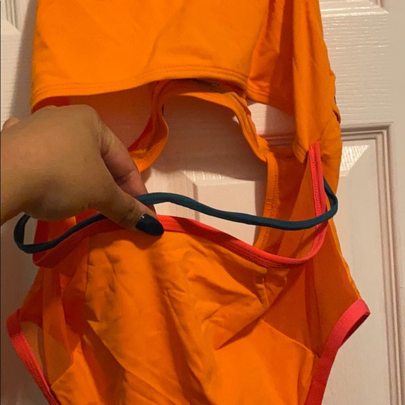 ONE PIECE SWIM - Picture 2 of 4